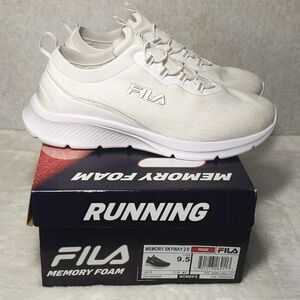 Fila running sneakers, memory foam skyway 2.0 , size 9.5 wide